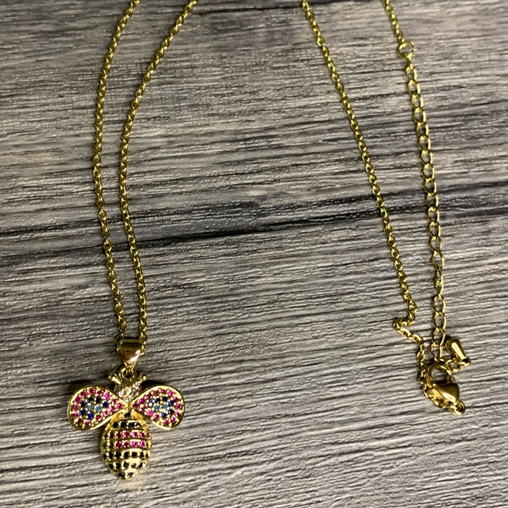 Bee necklace - Picture 5 of 5